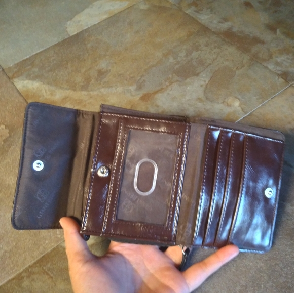 GG Collection Wallet - Picture 2 of 5